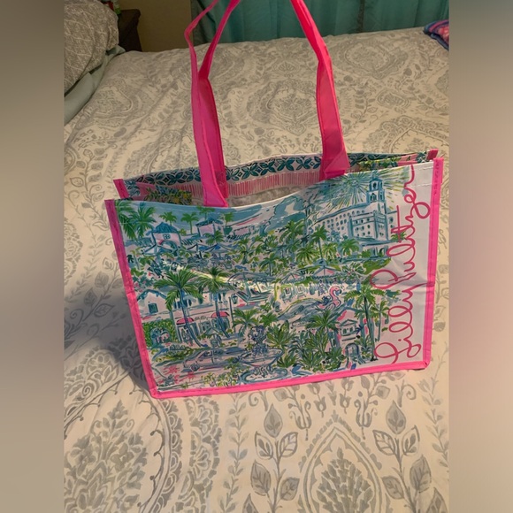 Lilly Pulitzer Handbags - 🌸EUC🌸REUSABLE LILLY PULITZER SHOPPING TOTE BAG